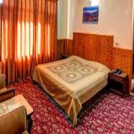 Hotel Marble Manāli Extérieur photo